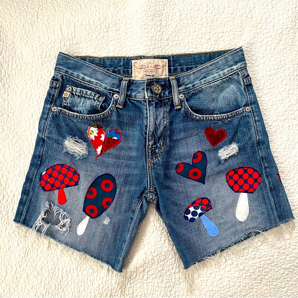 phish mushroom jorts cutoffs patchwork appliqué upcycled fishman donuts ⭕️💙♻️🌻